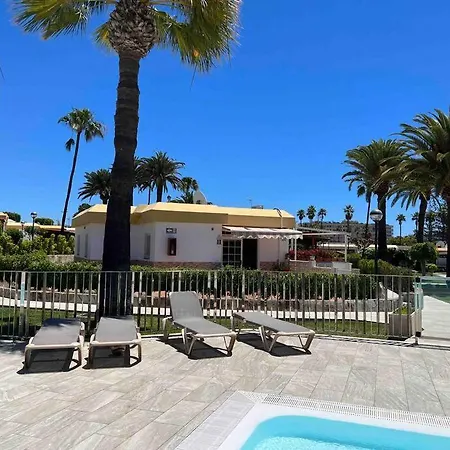 Casa Queer With Pool Near Yumbo Lägenhet